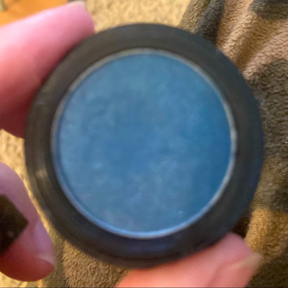 Smashbox beautiful navy blue eyeshadow